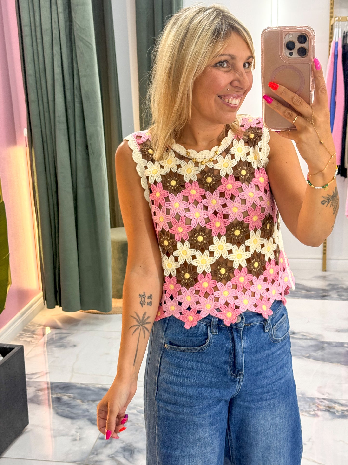 Top DAISY rose