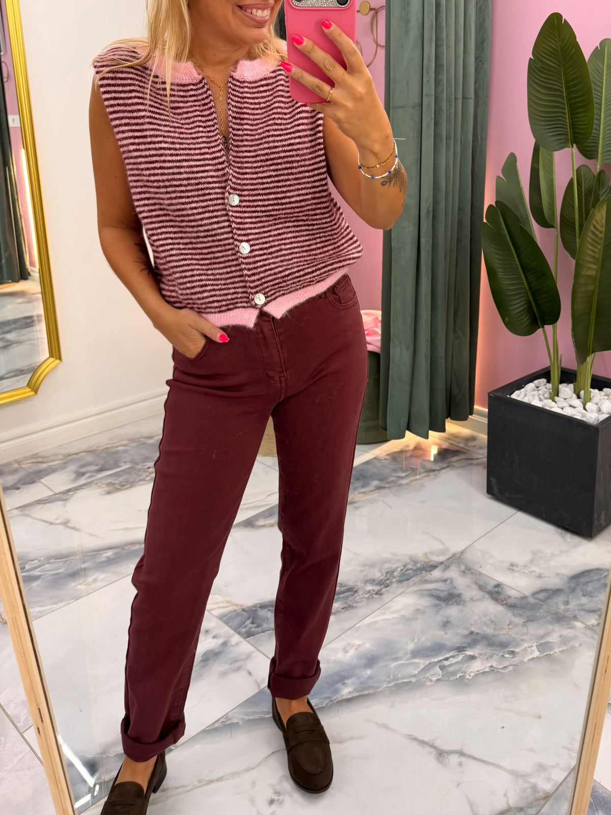 Jean mom KENDRA Bordeaux