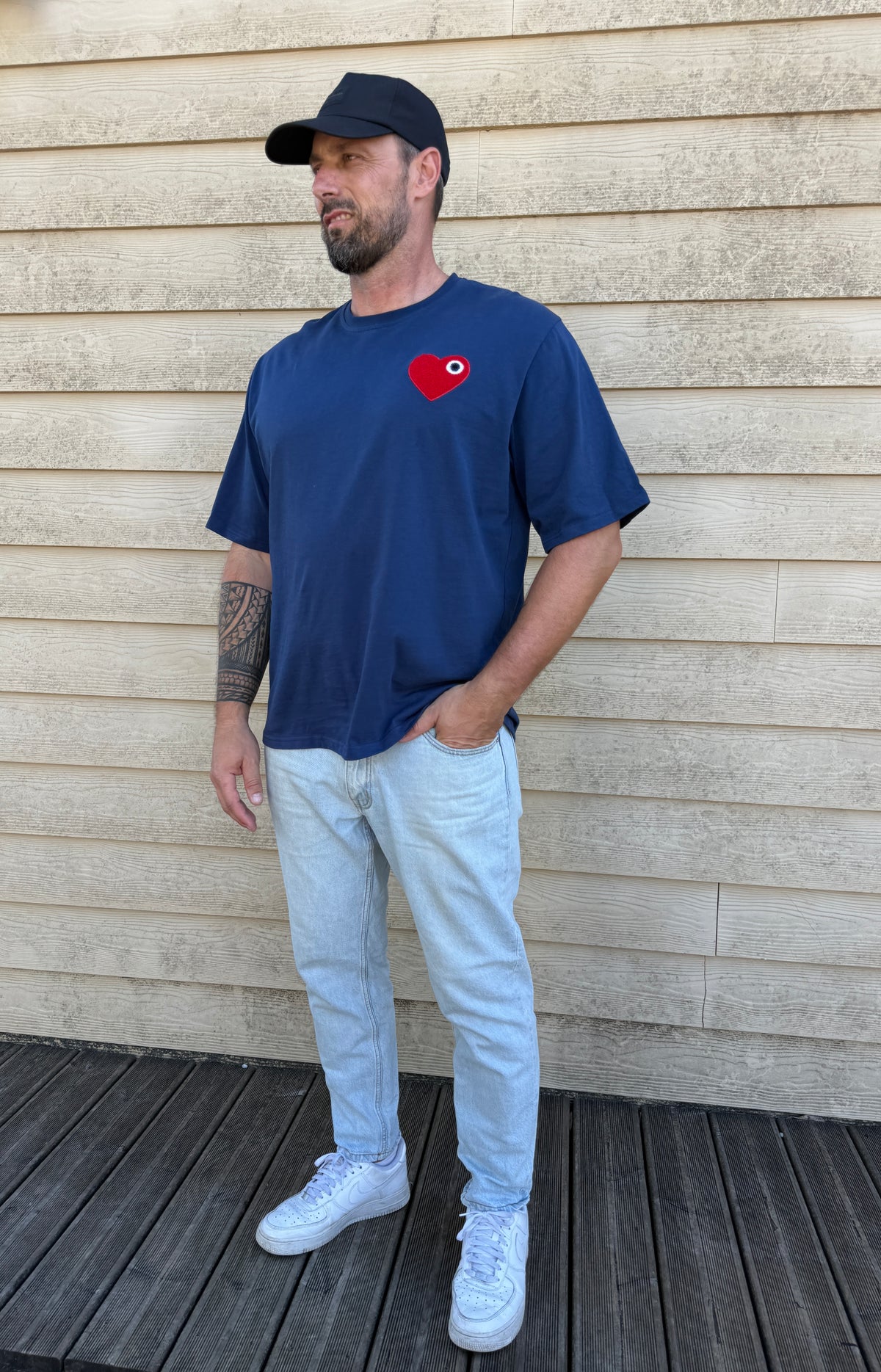 T shirt homme CŒUR bleu marine / cœur brodé rouge