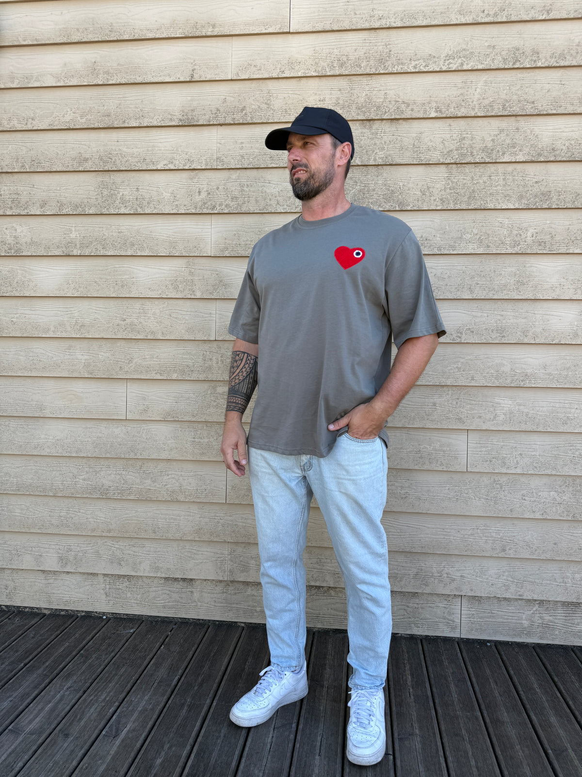 T shirt homme CŒUR kaki / cœur brodé rouge